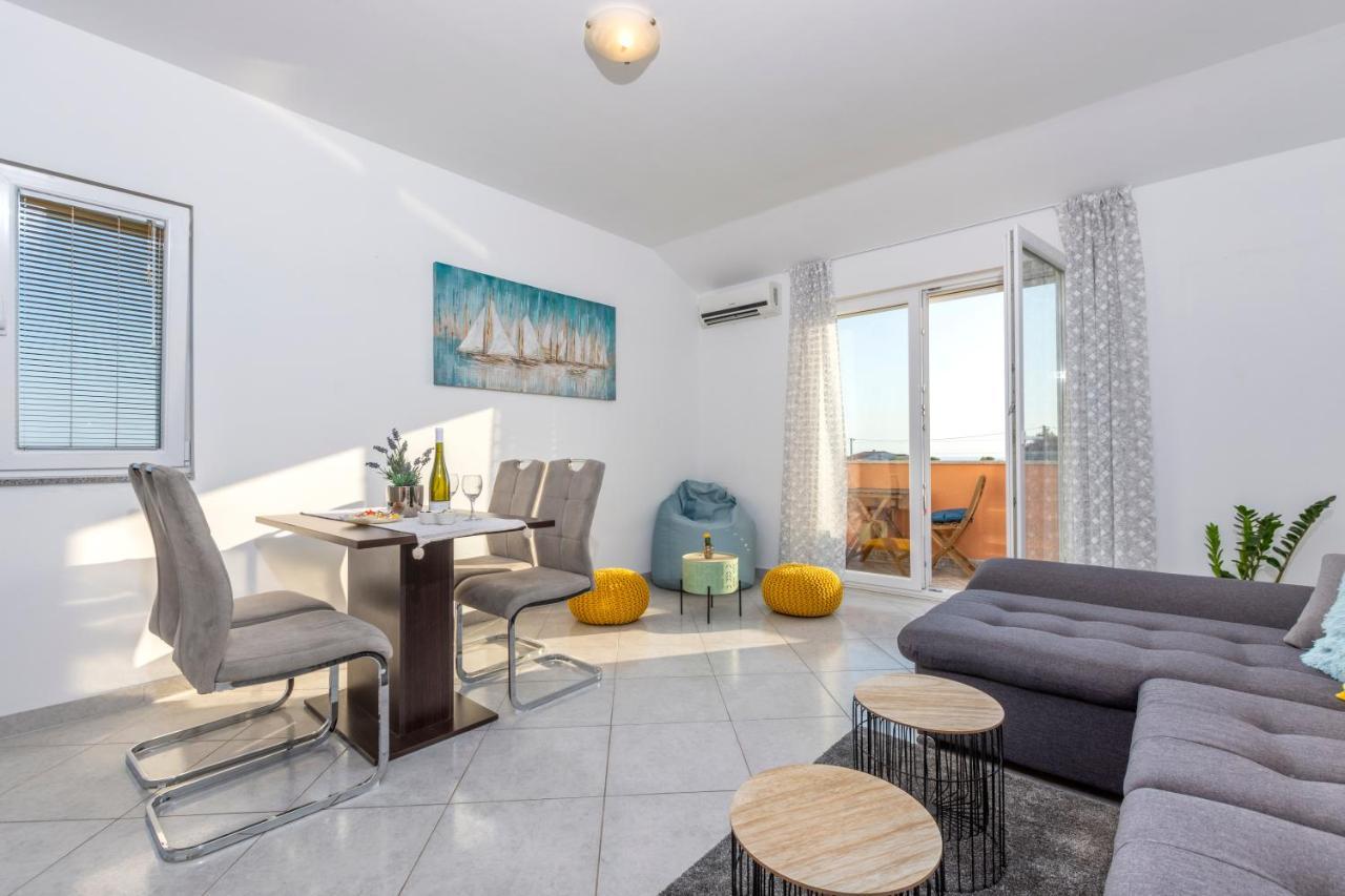 Villa Spark With Heated Pool In Rogoznica Zečevo Esterno foto