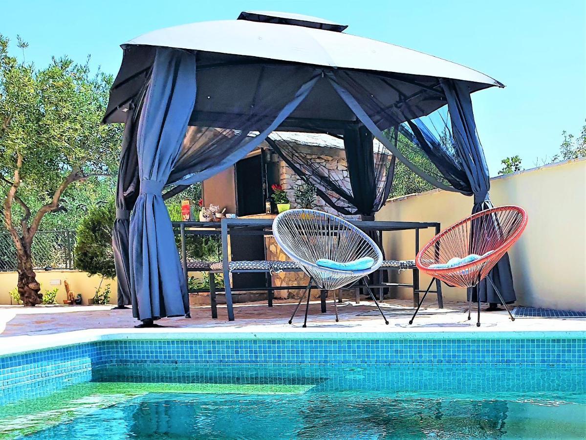 Villa Spark With Heated Pool In Rogoznica Zečevo Esterno foto